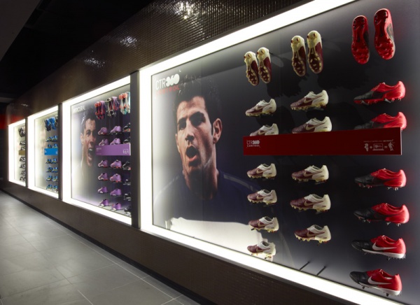 Nike Paris's Boat Room 01
