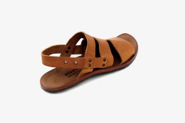  Vegetable-Tanned Leather Sandals From California&rsquo;s Cydwoq